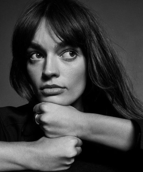 Emma Mackey naked star gallery