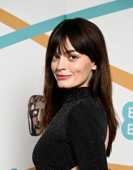 Emma Mackey nude star picture