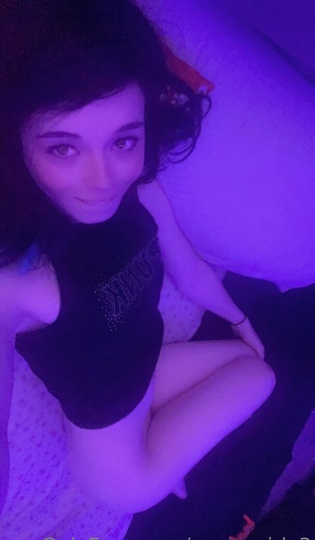 PuppyGirlX3 pretty star photo