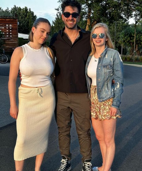 Allie Sherlock pornstar nude photos