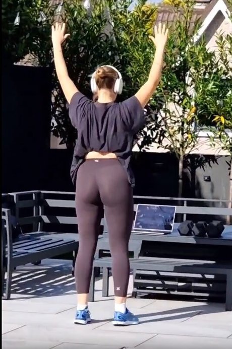 Allie Sherlock star hot pic