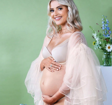 Lucy Fallon star free galleries