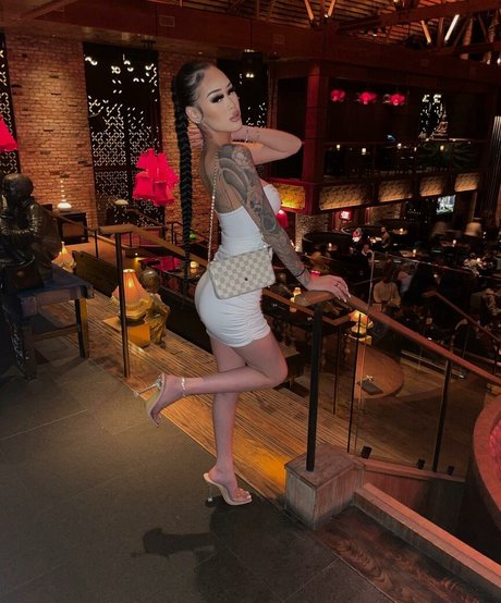 Jennyturtlee hd actress pictures