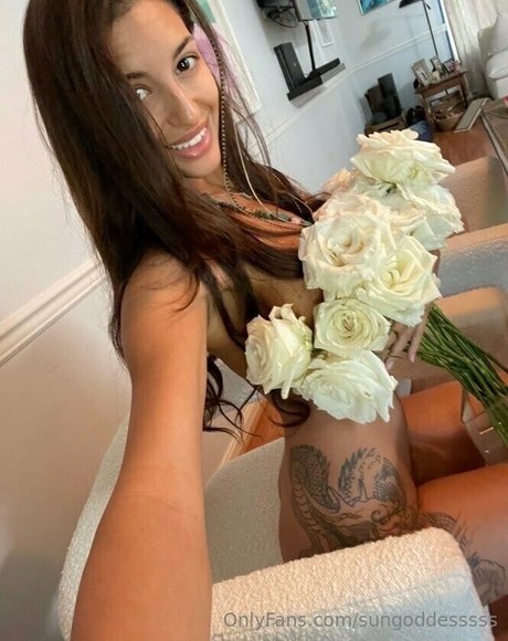 sungoddesssss nude star image