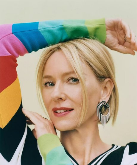 Naomi Watts art star image