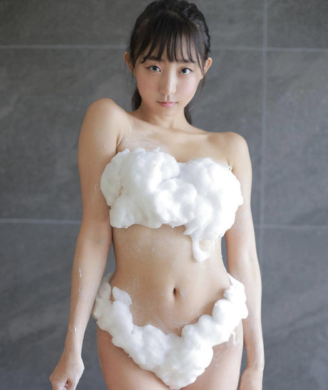 Eunji Pyoapple sexy model pic