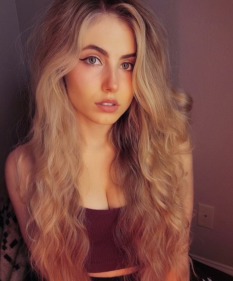 Nicki Taylor star pretty photo