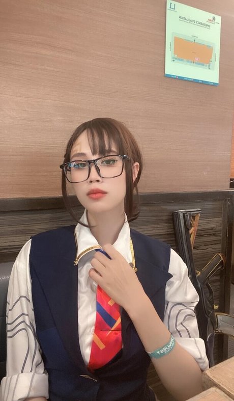 Kura Onee san nude pornstar photo