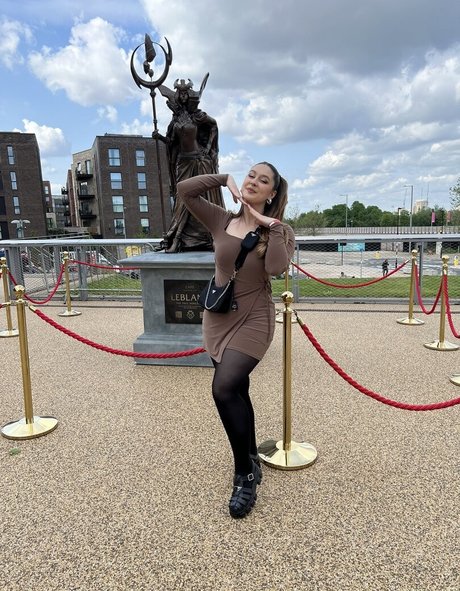 Troubleinc nudes model gallery