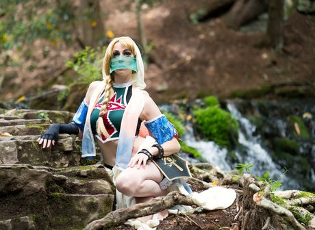 CrystAAHHL beautiful actress pictures