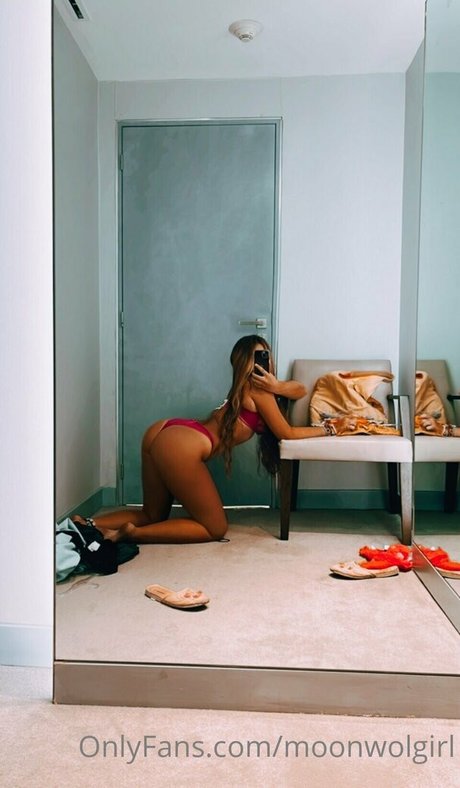 moonwolgirl model adult gallery