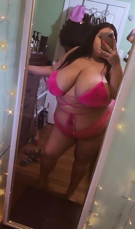 Nyx Buxom xxx actress image