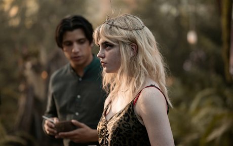 Sophie Thatcher star pornographic photo