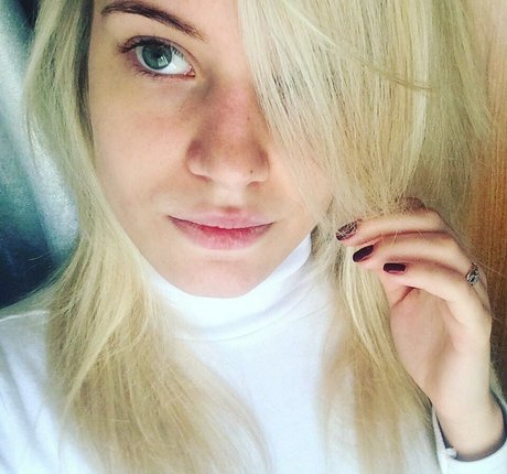 Veta George Models hot star img