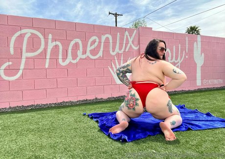 naughtynyxiefree model pornographic photo