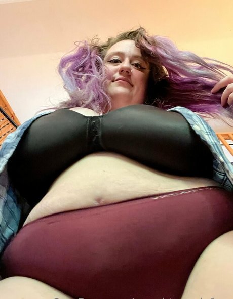 naughtynyxiefree sexy star image