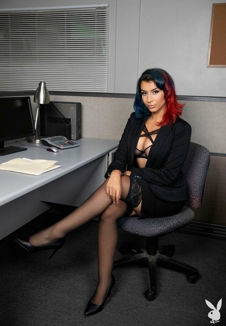 Roxie Sinner xxx pornstar archive