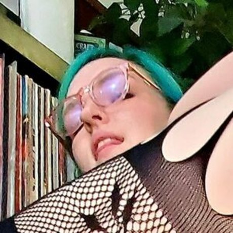 ivy nox pretty model image