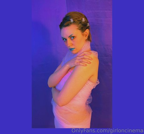 Girl On Cinema star art img