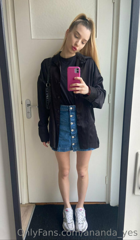 ananda yes nude actress images