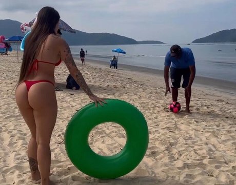 MC Julieta adult model picture