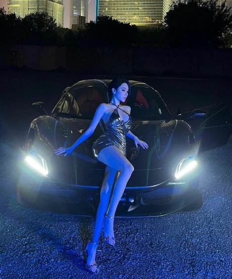 Yuan Sayuki Weme model hot img