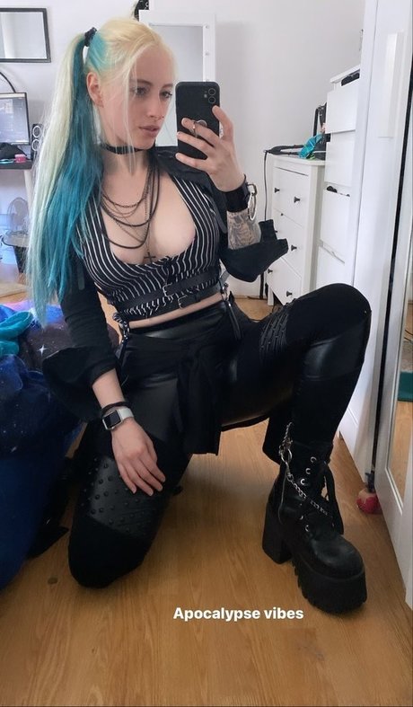 Giulia Henne beautiful model pic