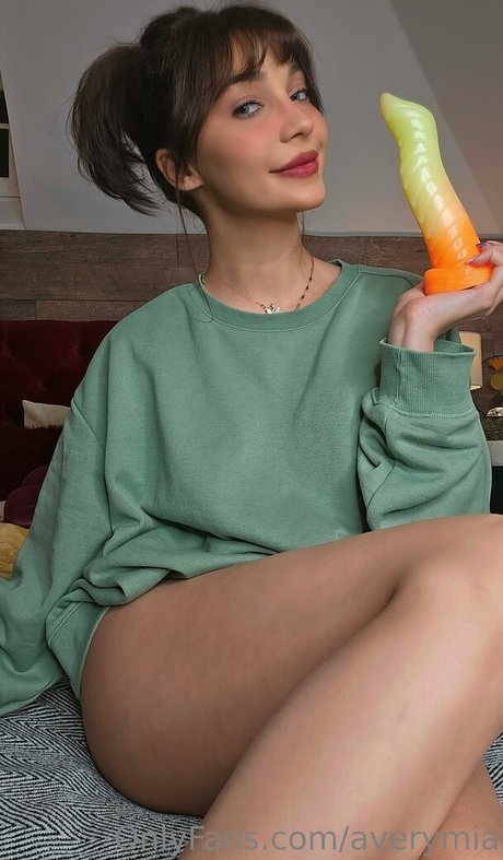 averymia star sexy galleries