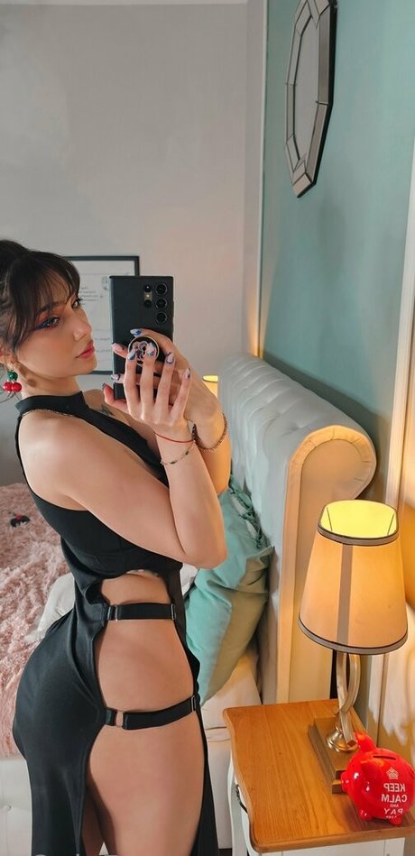 averymia star top picture