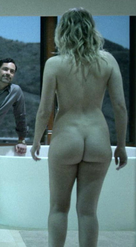 Sarah Bolger hot actress img