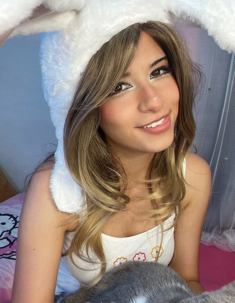 Lunaloveton star nudes pictures