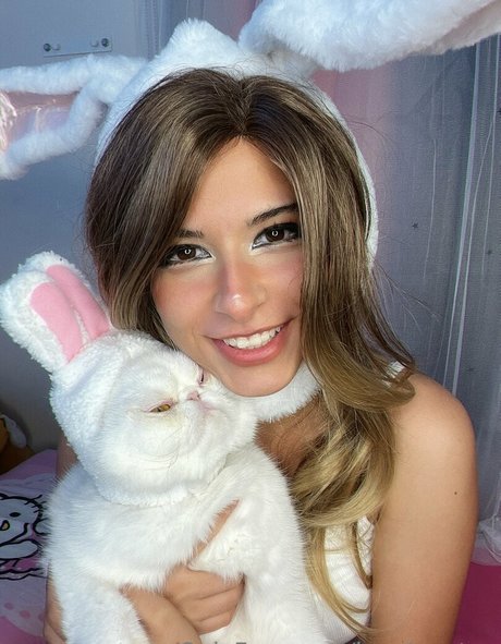 Lunaloveton porn actress images