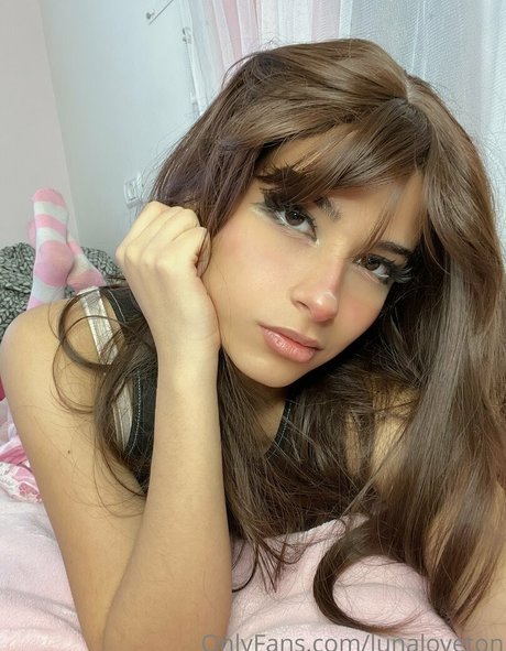 Lunaloveton sex model archive