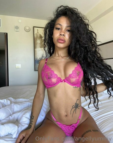 angellyummy top actress pics