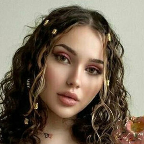 taylerhillss pretty model pics