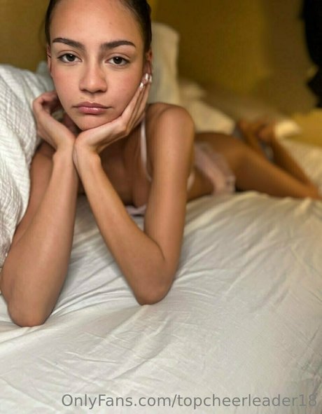 topcheerleader18 erotic model gallery