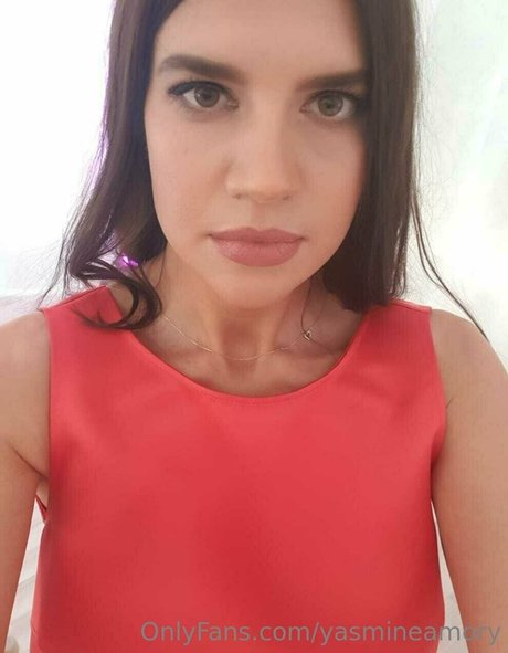 yasmineamory erotic actress pic