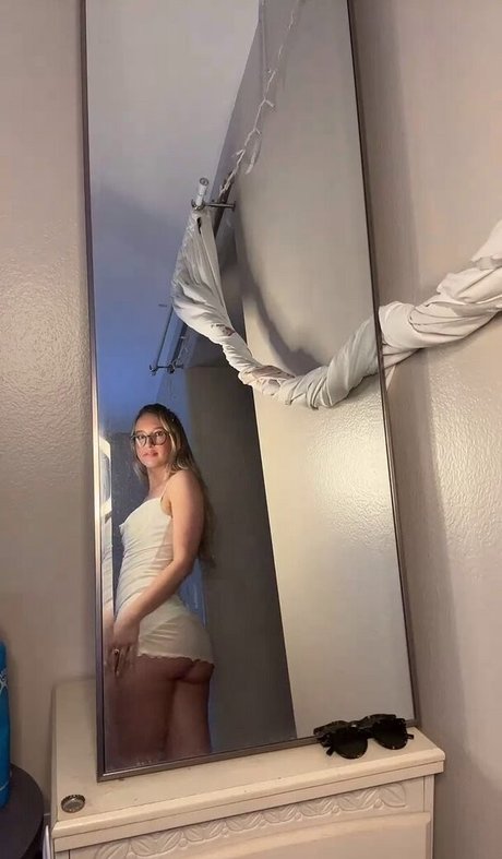 Camie Knoll beautiful star pics