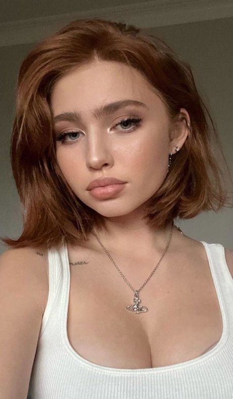 Renata Valliulina naked model pictures