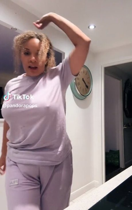 Pandora Christie top star pic