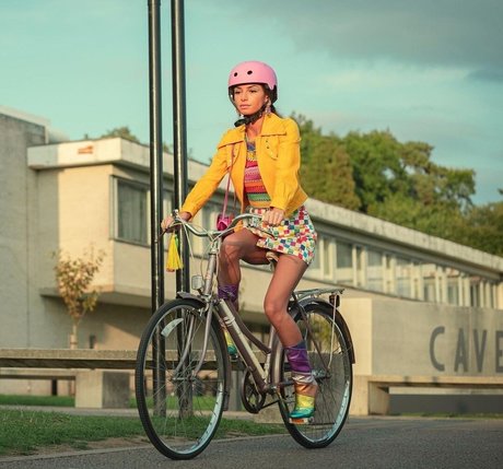 Mimi Keene star sexy photo