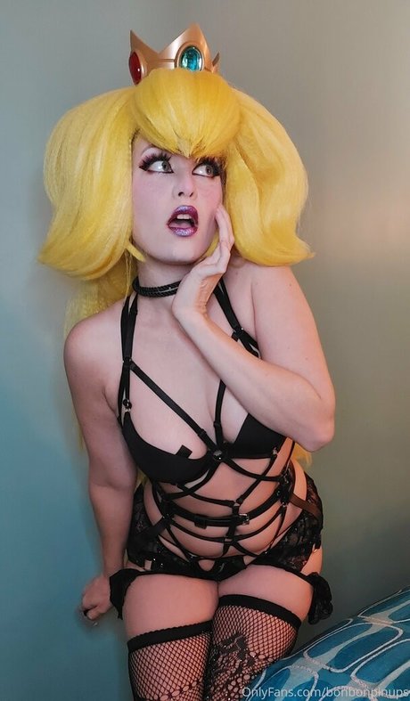 Bonbonpinups nude star picture