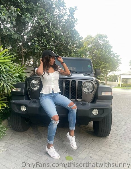 thisorthatwithsunny model top img