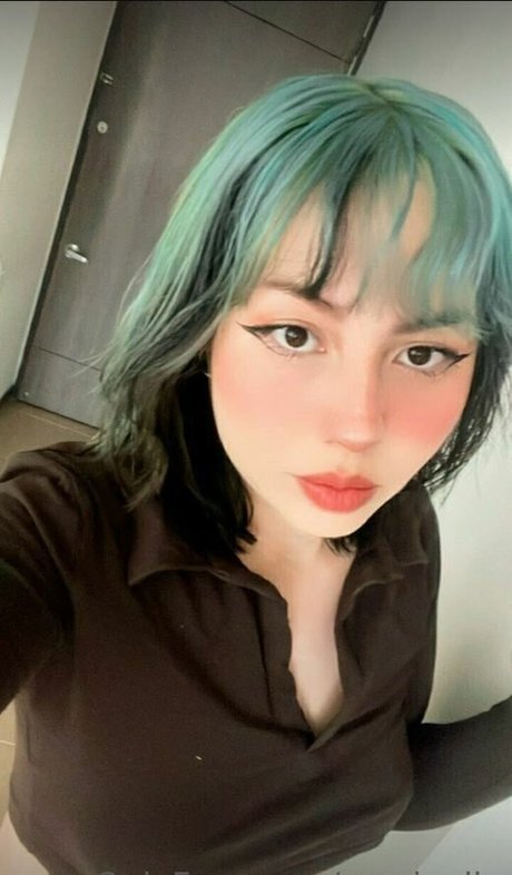 sarajoulie perfect actress pictures