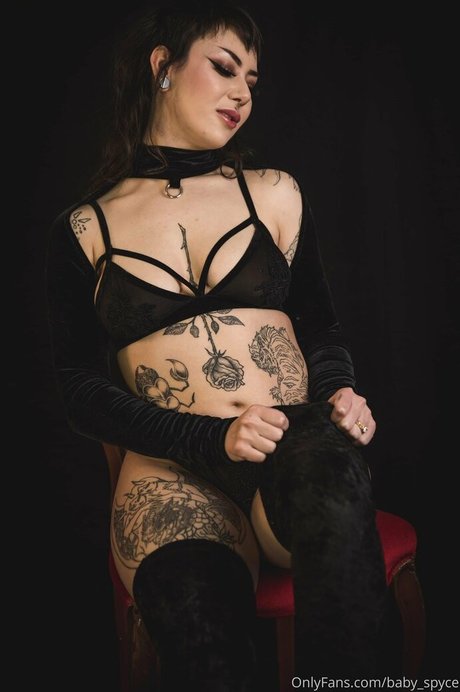 Synthia Valentine art star img