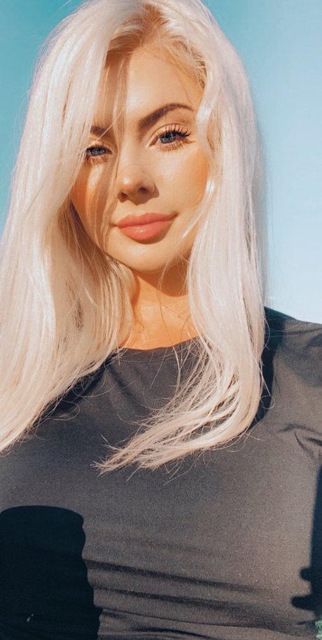 Riley Sinclair nudes model pictures