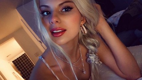 Riley Sinclair hd pornstar image