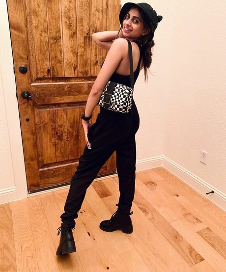 Rani Kaur star art img