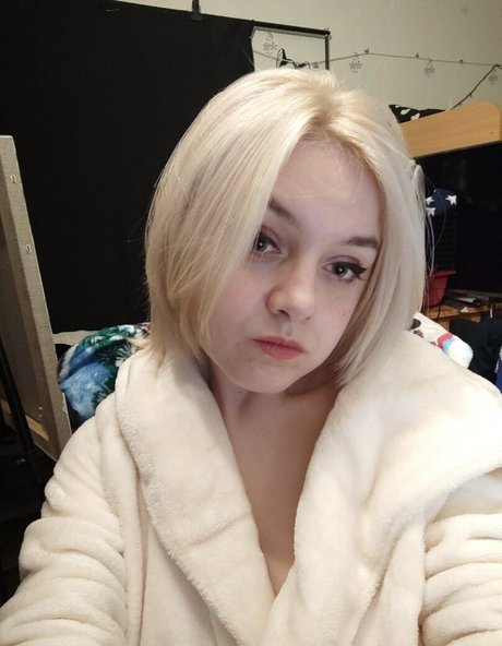 Velvetnight top actress photos