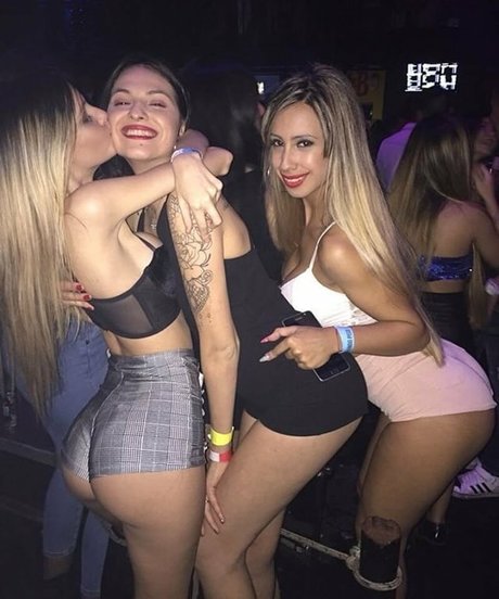 Yus Lopez nudes model pic